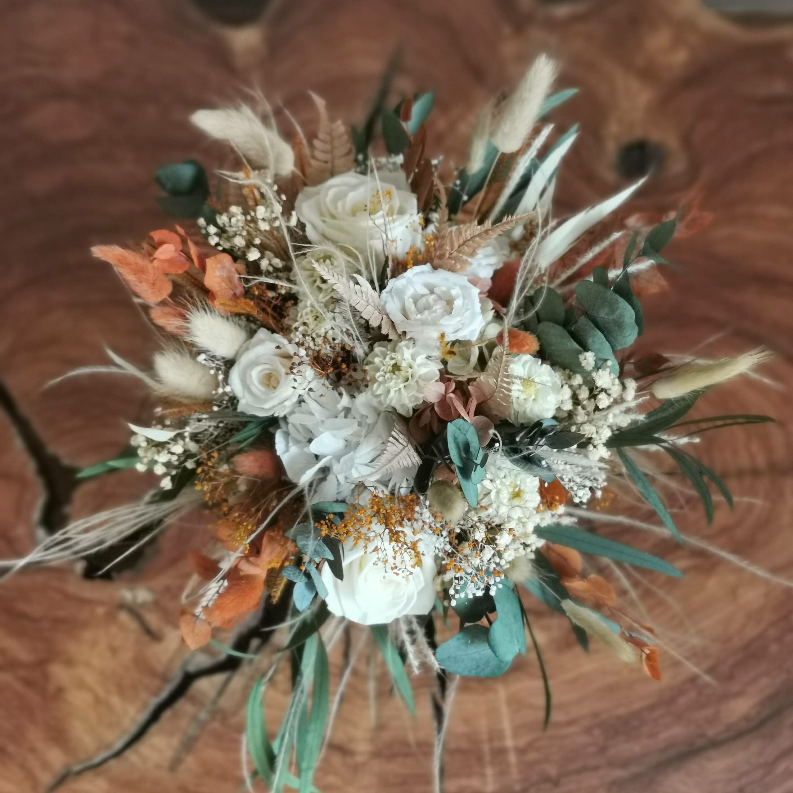 Bouquet de mariage rond terracotta vert en fleurs séchées et stabilisées