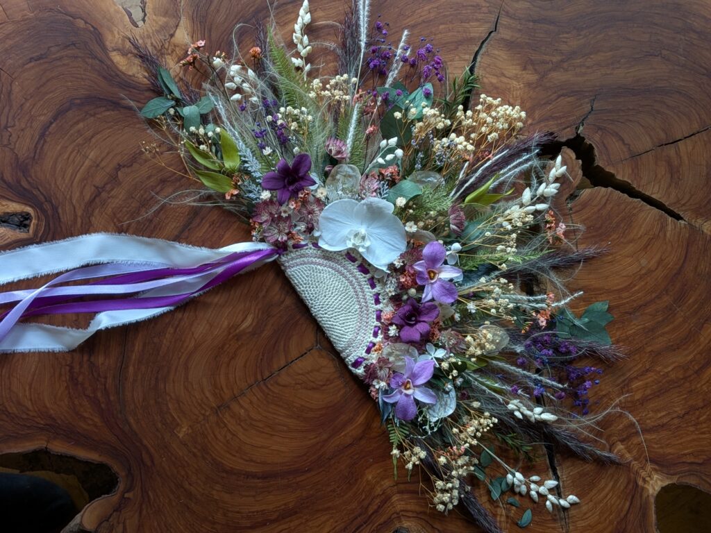 éventail en fleurs séchées et stabilisées